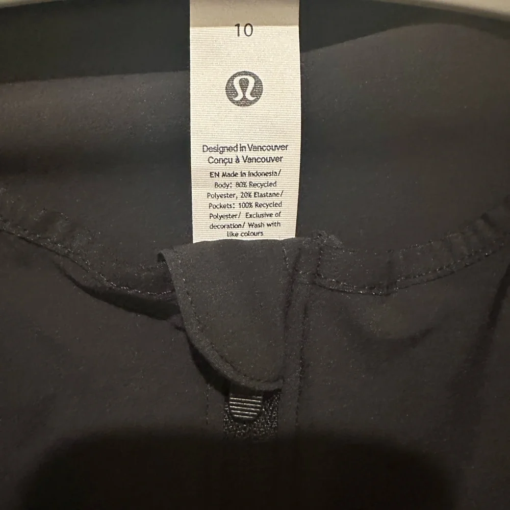 Lululemon - NWT Black Zip-Up Hoodie - Size 10 - Picture 6 of 8